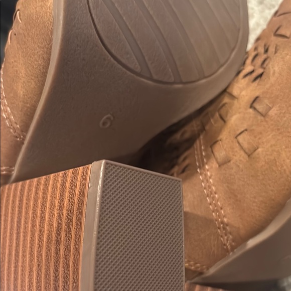 Maurice’s shoe bundle - Picture 6 of 17